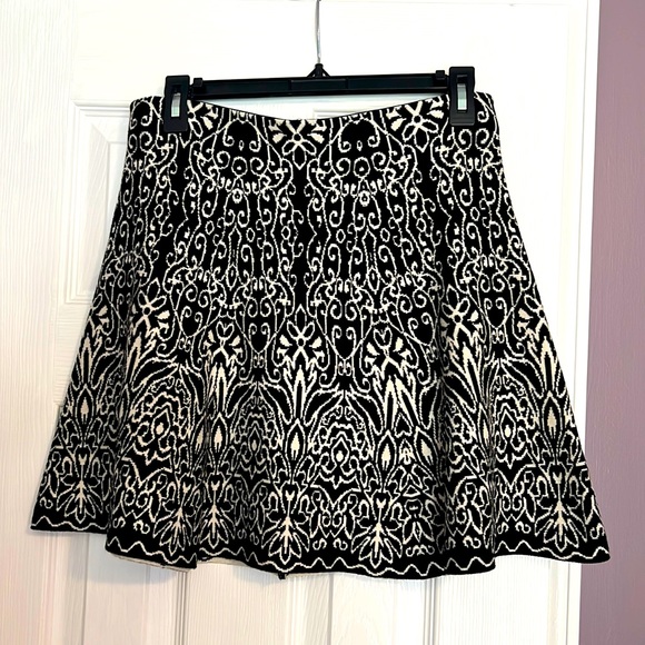 Xhilaration mini skirt - Picture 2 of 4